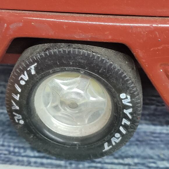 Vintage Nylint Pressed Steel cabover semi parts/repair missing windshield red - Picture 2 of 7